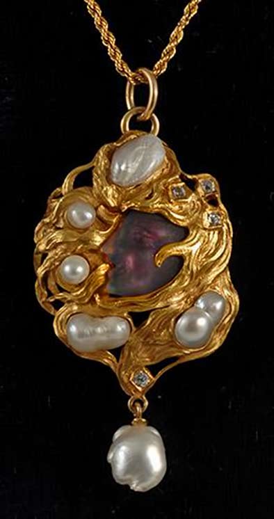 art-nouveau-pendant-composed-of-gold-diamonds-carved-amethyst-and-baroque-pearls-circa-1900