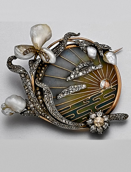 Art-Nouveau-plique-à-jour-enamel,-diamond-and-pearl-brooch,-circa-1900--