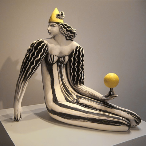 Noir-et-Blanche'-Jongleur - ceramic art by Sally Hook