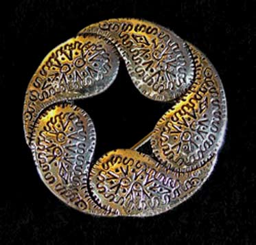 Paisley-Brooch gold circular brooch