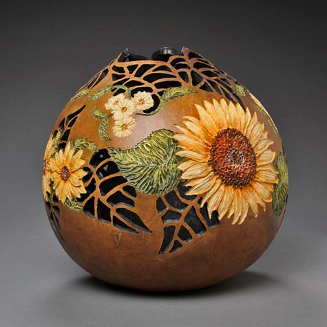 Amazing-Gourd-Carving-Art-by-Marilyn-Sunderland