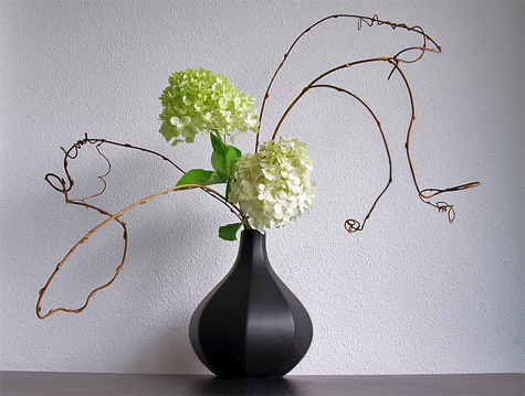 Flickriver--Otomodachi-Ikebana-flower-arrangement-with-Hydrangea