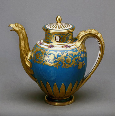 French-Porcelain---Blue and gold Coffee-Pot,-1777-1778-The-Hermitage-Museum