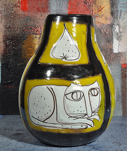 Guerrino-Tramonti,-Vase-with-cat,-fish,-pear-and-sun,-First-half-of-the-1950s