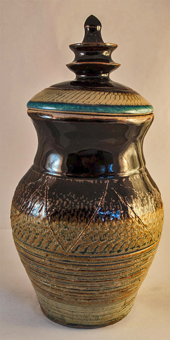 Lidded-Jar---Jean-Marc-Fontaine with geometric patterns - brown with a green rim on the lid