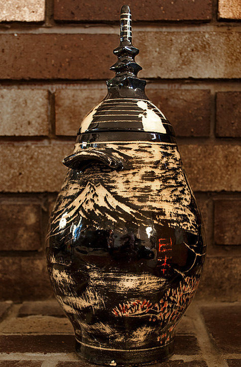 Pot152b - lidded vessel with sgraffito decoration - snow peaked mountain - by Jean-Marc Fontaine