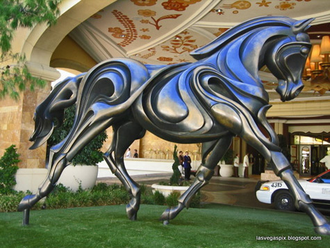 Horse-sculpture-Las-Vegas by Wangstone