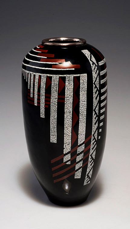 Jean-Dunand-black laquered-vase with eggshell panels