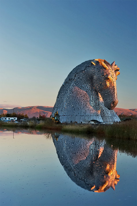  Horse head sculpture Designed by Andy Scott