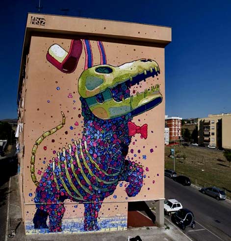 ARYZ-aryz-street-Art-mural on side of building