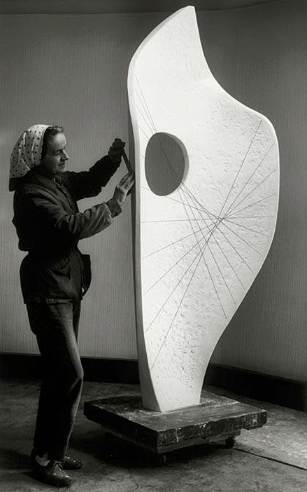 Barbara-Hepworth---Curved-Form-(Bryher-II),-Bronze,-1961