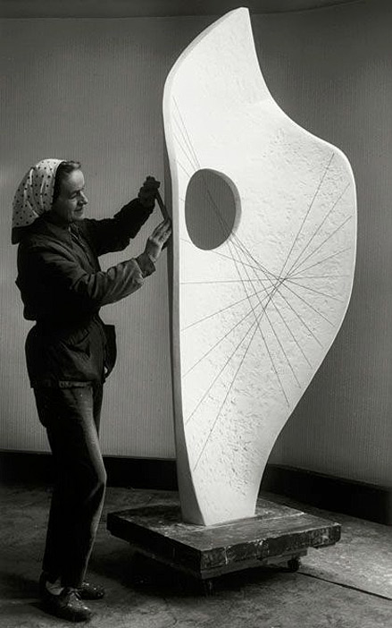 Barbara-Hepworth---Curved-Form-(Bryher-II),-Bronze,-1961
