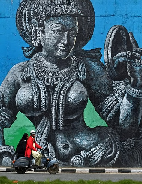 Epic-Hindu goddess urban-art-in-India---mrpilgrim-co-uk