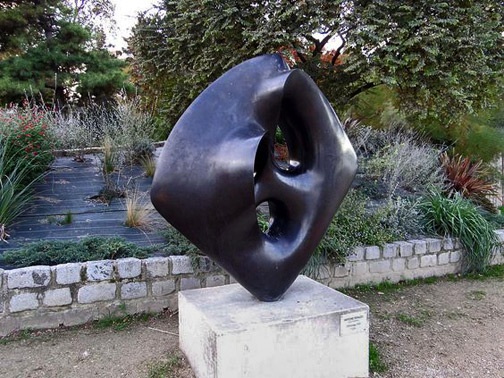 Ochicagogo-Bronze-Antoine-Poncet,-1979-Museum-outdoor-sculpture-garden-Tino-Rossi,-St