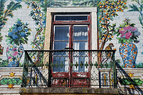 Viuva-Lamego,-Lisboa-©Luis-Novo azulejos entrance