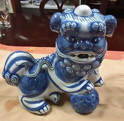 Blue-And-White-Porcelain-CHINESE-FOO-DOG---LION-Chinese-guardian-lions---junkdreamz2014