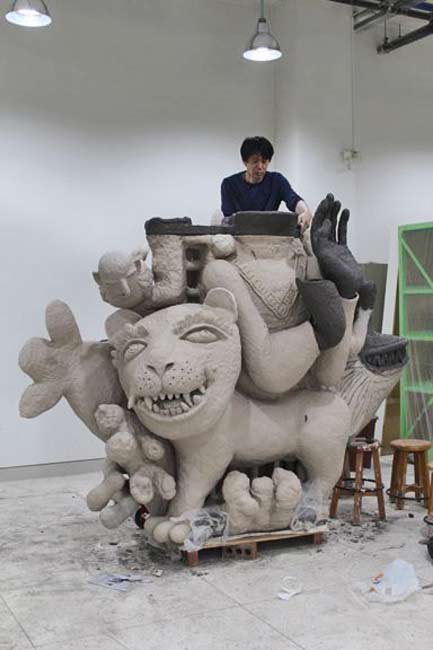 Sunkoo-Yuh---in his ceramic studio