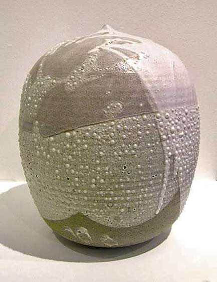 Toshiko-Takaezu-ovoid ceramic vessel
