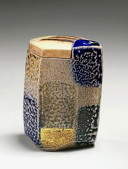 Ajiki-Hiro abstract ceramic box with lid