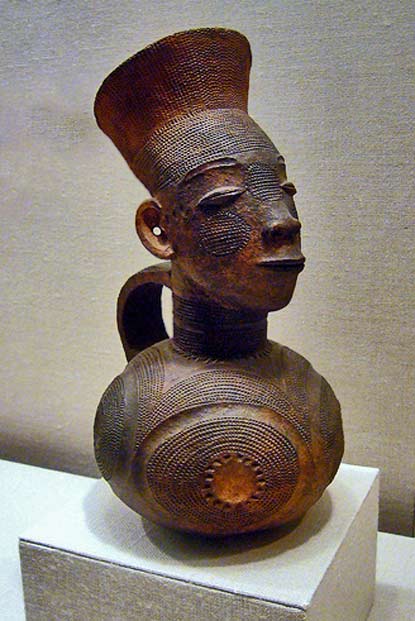 Anthropomorphic jar Mangbetu-vessel-in-the-form-of-a-woman---Democratic-Republic-of-the-Congo-19th-20th-century - Met, NY