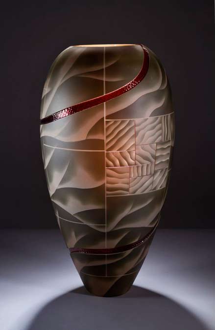 David-Hay-'Passage-of-time' elegant glass vase