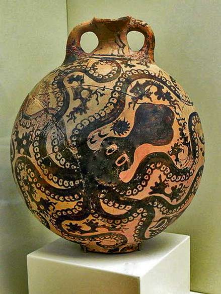 Minoan-clay-bottle-showing-an-Octopus-(-1500-B.C.E.)-Archaeological-Museum-in-Herakleion