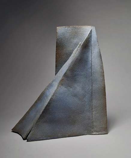 sculpture-triangle---MOHY-YVES---galerie-capazza