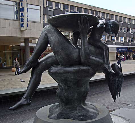 Street sculpture - Mother and Child -by Maurice Lambert - Basildon