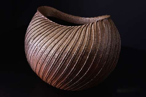 Bizen-Kaki - contemporary ribbed vessel - Shibuta Toshiaki