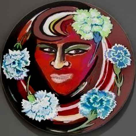 Elvira-Bach-plate with blue flowers and crimson face motif