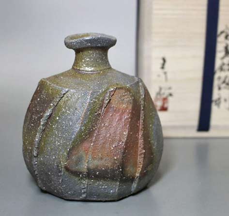 Japanese-pottery---Bizen-tokkuri-bottle-Shibuta-Toshiaki