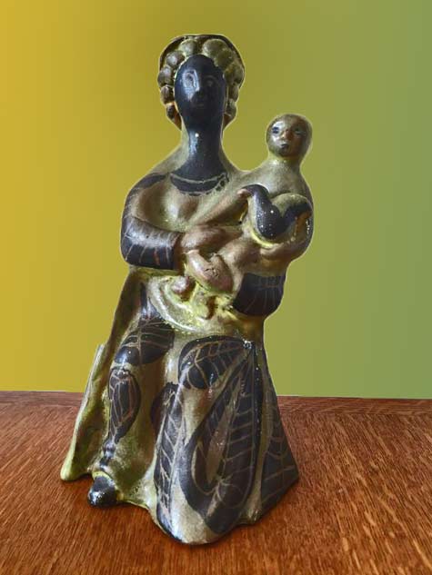 Roger Capron mother holding child sculpture