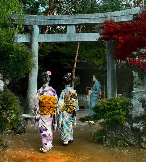 okinawa-soba----three Geisha girls at the garden gate