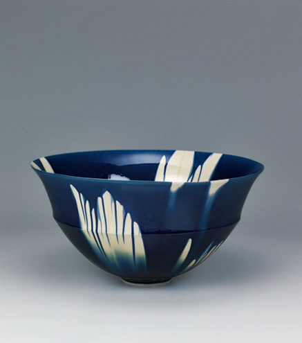 Ceramic bowl-with-indigo-three-color-glaze-decoration.-'1307-'---Kiyokazu-Kato