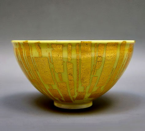 Gold-and-Yellow-Chawan-Tea-Bowl-by-Ono-Hakuko