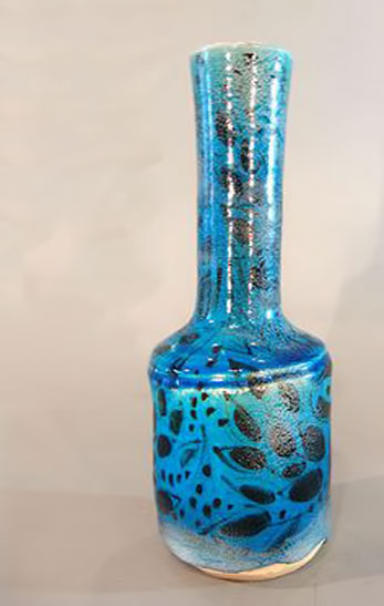 Japanese-Living-National-Treasure-KATO-TAKUO-Vase in turquoise with black botanical patterns