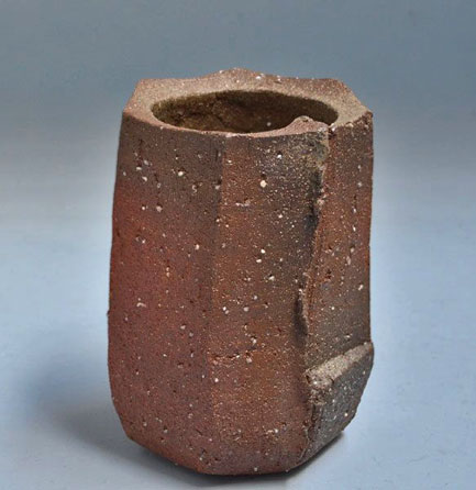 Mentori-Shigaraki-Vase-by-Koyama-(Kohyama)-Yasuhisa