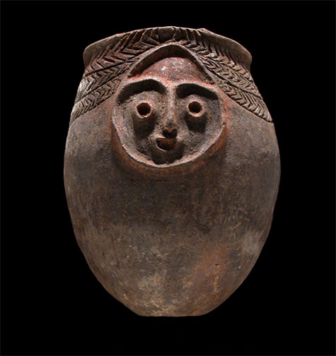 Michael-Hamson-Oceanic-Art---Nagum-Boiken-clay- pot-with face 20th-century