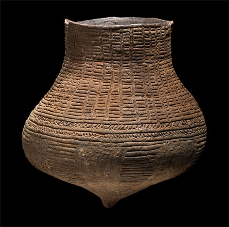 Michael-Hamson-Oceanic-Art--madang-Province-clay-pot-early-20th-century