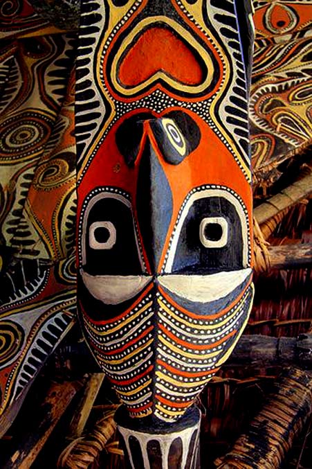 Oceania---Papua-New-Guinea-Mask Art