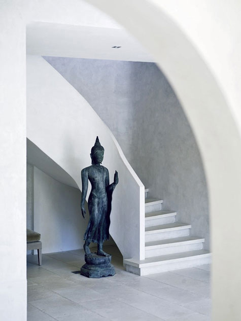 Samantha-Todhunter-design La-Fraissinede Buddha statue