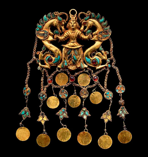Afghanistan--Forging-Civilizations-Along-the-Silk-Road--Dragon-Master pendant of gold, turquoise, pearl, lapi lazuli, garnet, carnelian