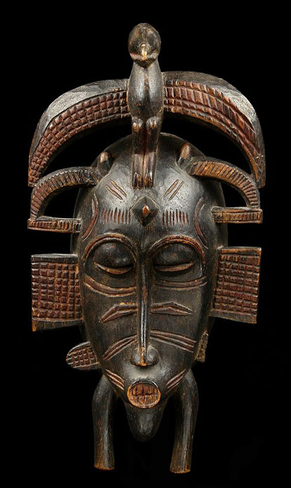 Maske-'kpelié'-from-the-Senufo-people-of-Ivory-Coast