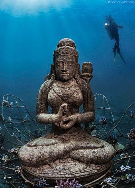 Underwater-Statue-In-Bali