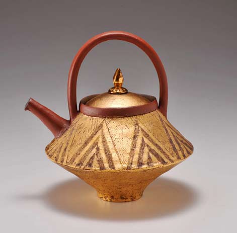 jin-choi-dispenser - Chieko Yorigami teapot with triangle motifs