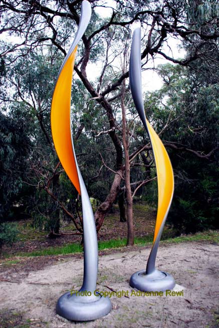 mcclelland-gallery-sculpture-park-twisters-2006-phil-price-new-zealand-b