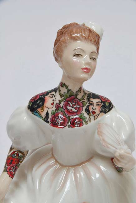 tattooed-porcelain-figures-by-jessica-harrison