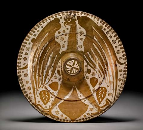 magnificent-hispano-moresque-lustre-pottery-dish-featuring-a-spread-eagle-valencia-probably-manises-circa-1435-60-southbys