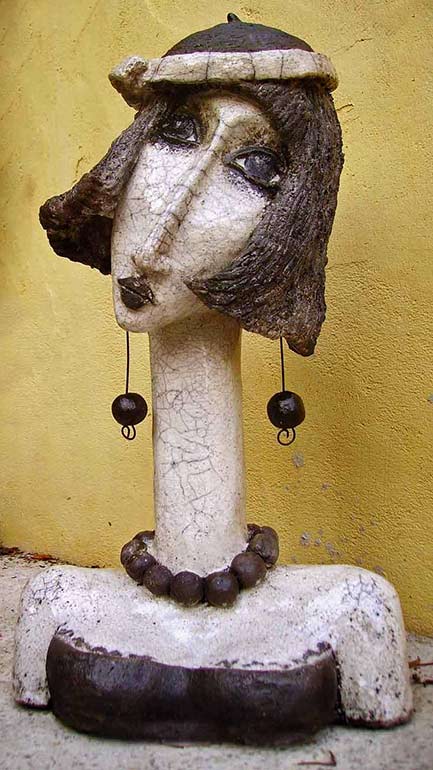 veronique-didier-laurenta raku bust of a woman