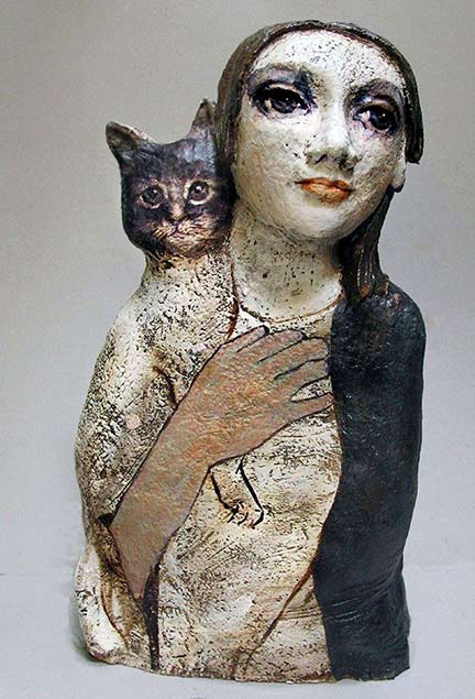 ceramic bust of a lady holding a cat by Teresa-Girones
